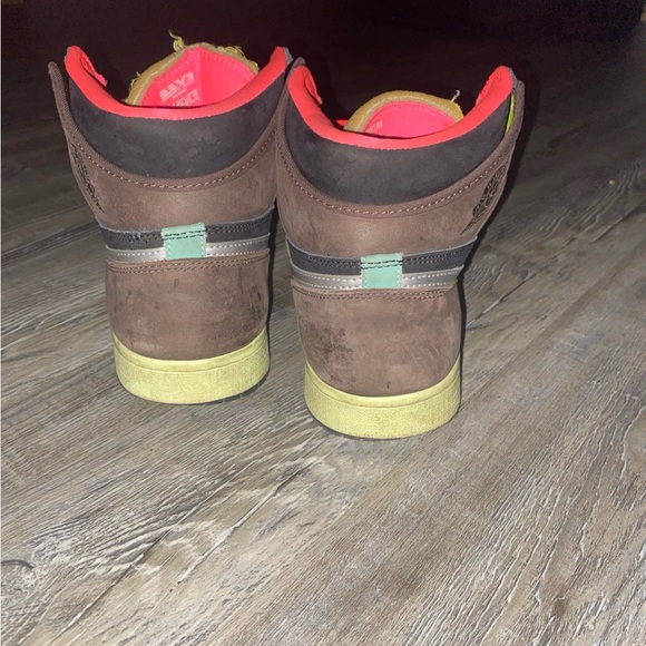 No box size 10 good condition need clean - Picture 4 of 5